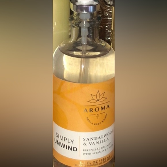 COPY - Bath And Bodyworks aromatherapy breathe deep spray and simply unwind - Picture 2 of 2